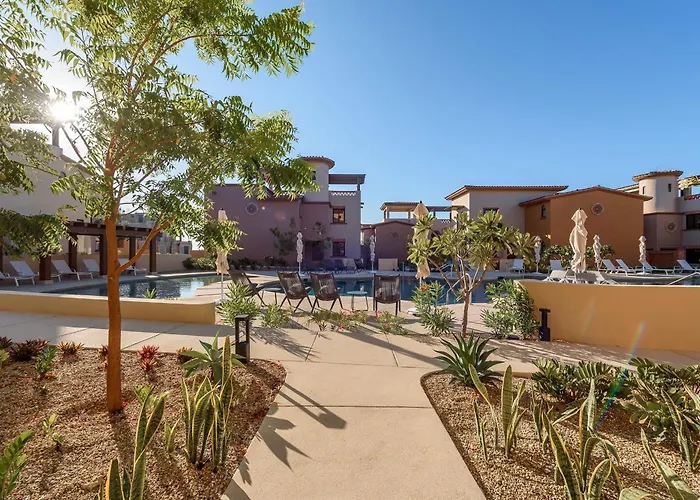 Сasa de vacaciones Secluded Retreat With 5-star Amenities *